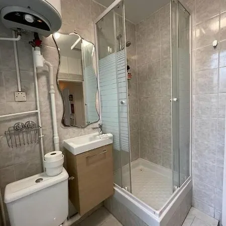 Joli 2 Pieces A Au Porte De Paris Daire Pantin